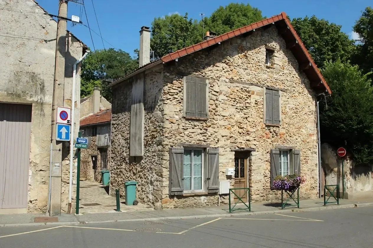 Ravalement de façade en pierre à Somme