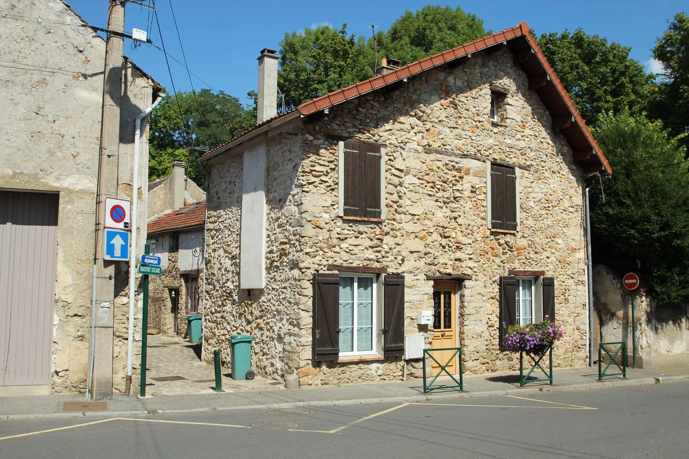 Ravalement de façade en pierre à Somme
